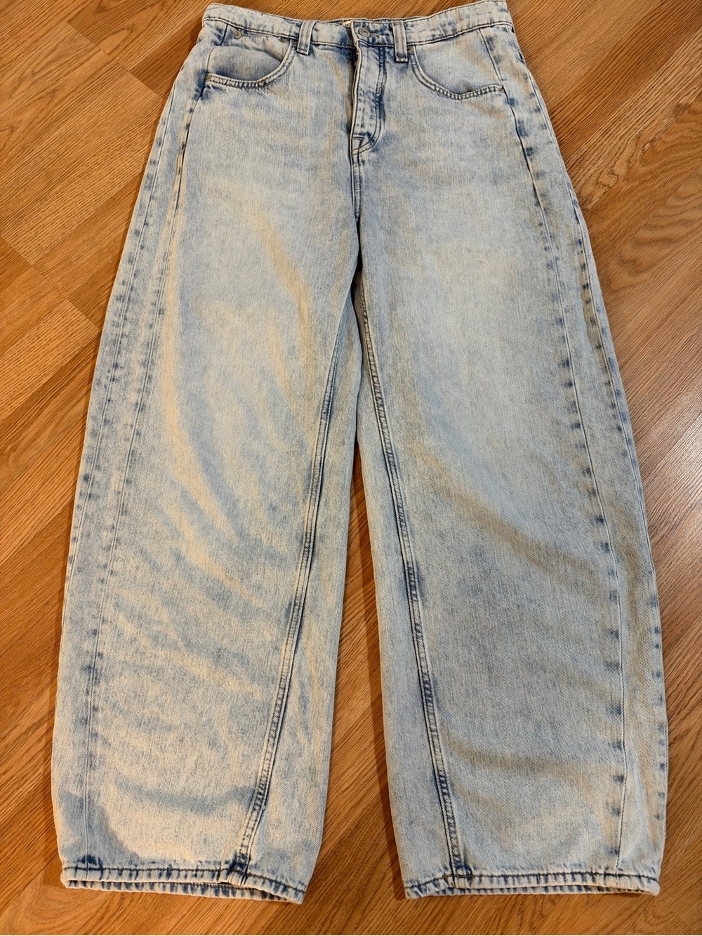 Free People We The Free Light Wash Barrel Leg Jeans Relaxed Tapered Denim - Picture 2 of 9
